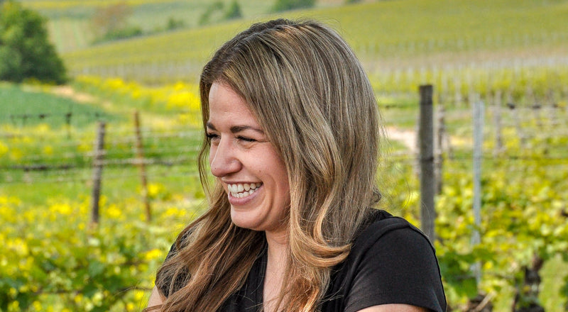 Christina Dhom im Weinberg